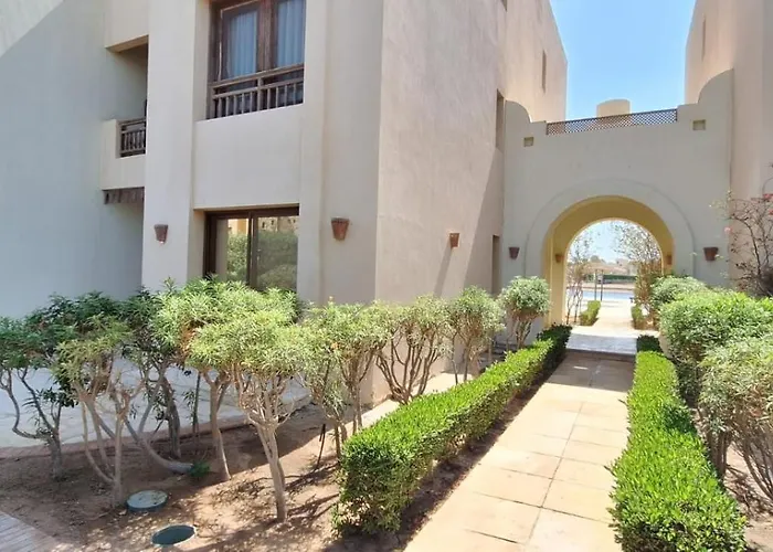 Ferienhaus El Gouna Fanadir, 2br Lagoon Overlooking Pool *