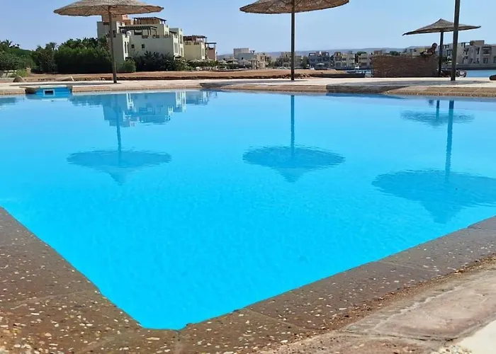 Ferienhaus El Gouna Fanadir, 2br Lagoon Overlooking Pool